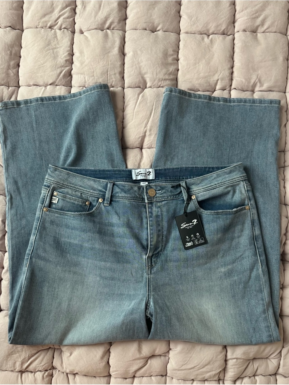 Seven7 Women's Light Blue wide leg crop Jeans size 12